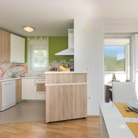 Salvagno - Two Bedroom With Balcony And Sea View 아파트
