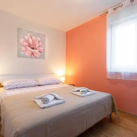 Apartment Salvagno - Two Bedroom With Balcony And Sea View Punat