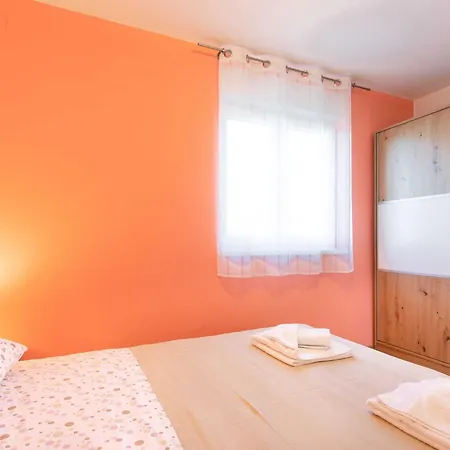 Salvagno - Two Bedroom With Balcony And Sea View * Punat