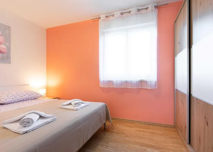 Salvagno - Two Bedroom With Balcony And Sea View Apartment Punat