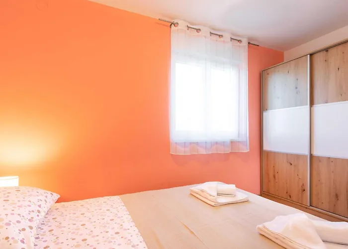 Salvagno - Two Bedroom With Balcony And Sea View * Punat